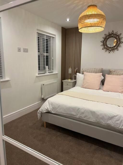 Stunning Home In Astley Tyldesley Buitenkant foto